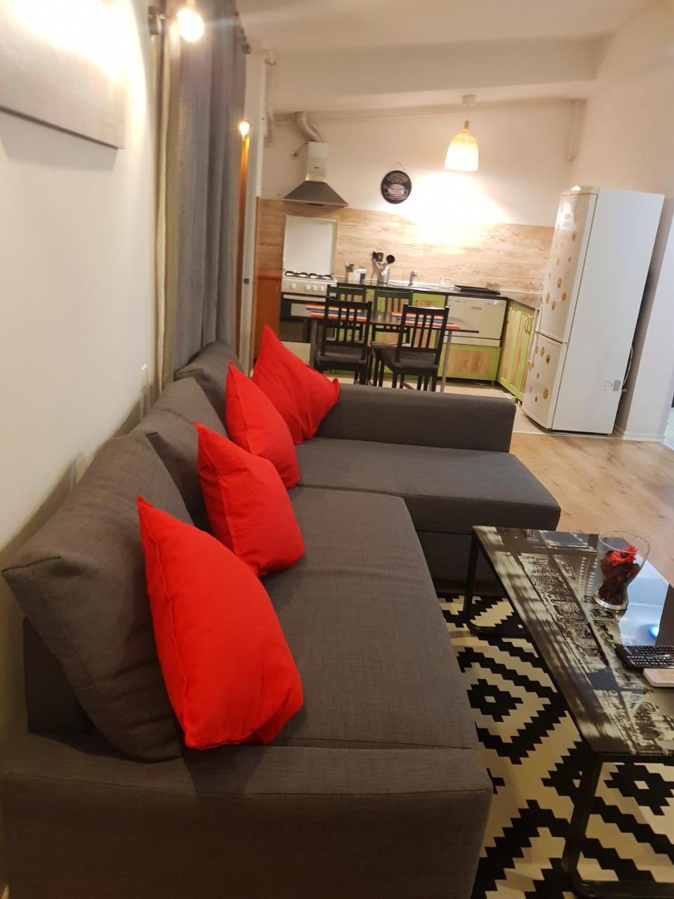 Modern Apartment With Pool In North Bucharest Cretuleasca ภายนอก รูปภาพ